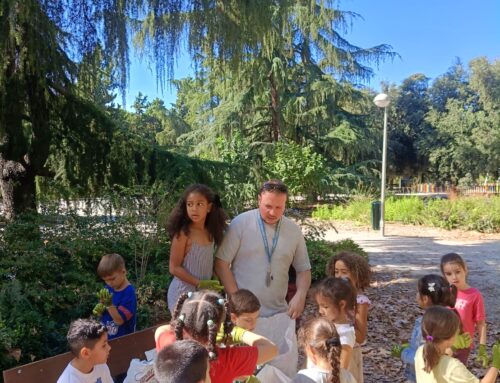 🍂🌿 ¡Pequeños gestos que hacen crecer nuestro huerto! 🌱🪱